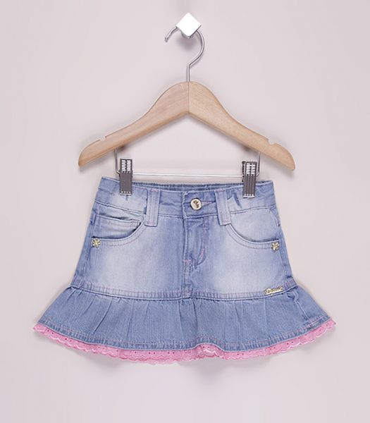 Saia jeans azul claro com babado rosa