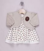 Vestido bege e creme de poá com bolero