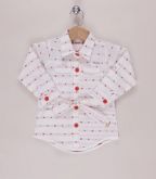 Camisa vermelha e branca